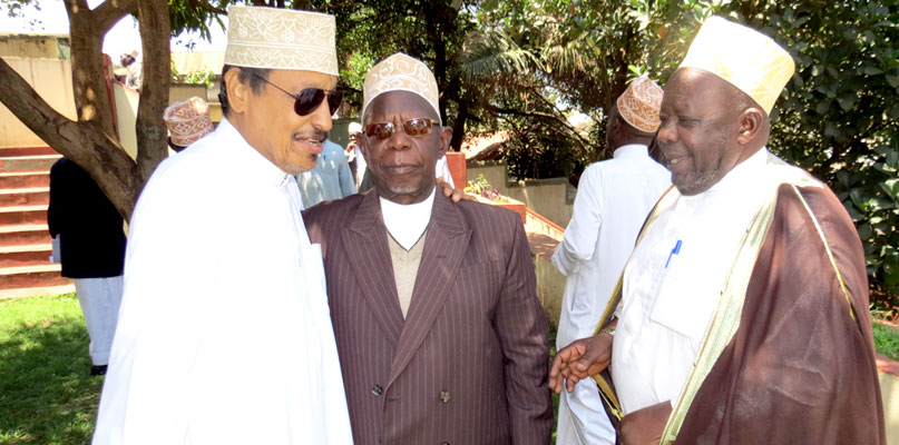 Sheik Obeid Kamulegeya (Right) has encouraged the Muslim community to join the competion