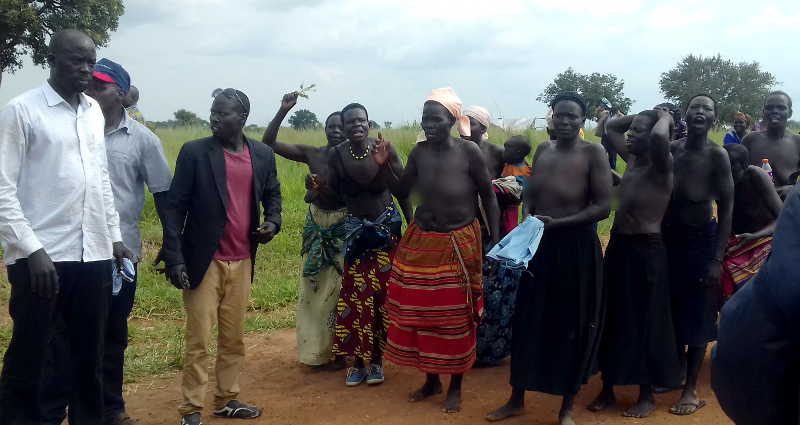 Yet again, the women were this week at the front-line to pretest the government plan to give 10,000 acres of land in Amuru to 'investor' Madivani for sugarcane growing